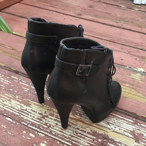 Charles David Black Booties - Picture 2 of 11